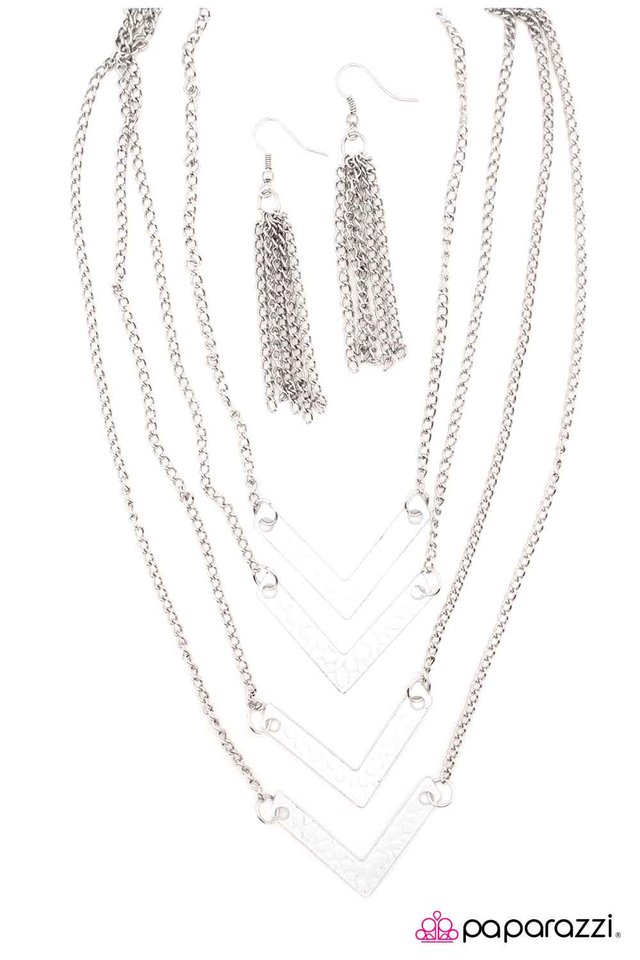 Paparazzi ♥ Throw Caution to the Wind - White ♥ Necklace