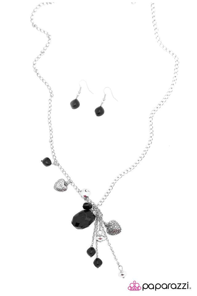 Paparazzi ♥ Eat Your Heart Out - Black ♥ Necklace