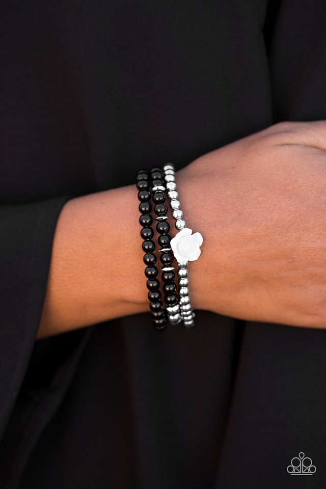 Paparazzi ♥ Waltzing Wildflowers - Black ♥ Bracelet