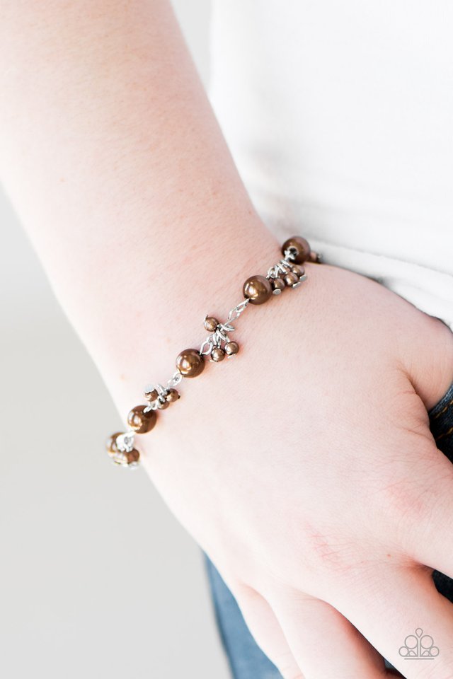 Paparazzi ♥ Posh In Pearls - Brown ♥ Bracelet