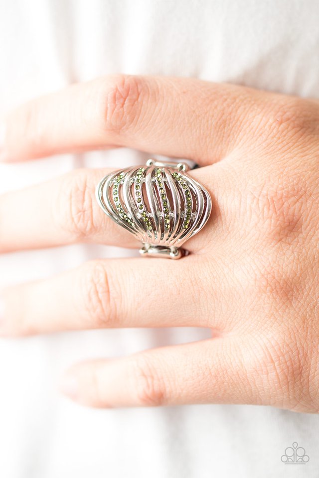 Paparazzi ♥ Ride The Waves - Green ♥ Ring