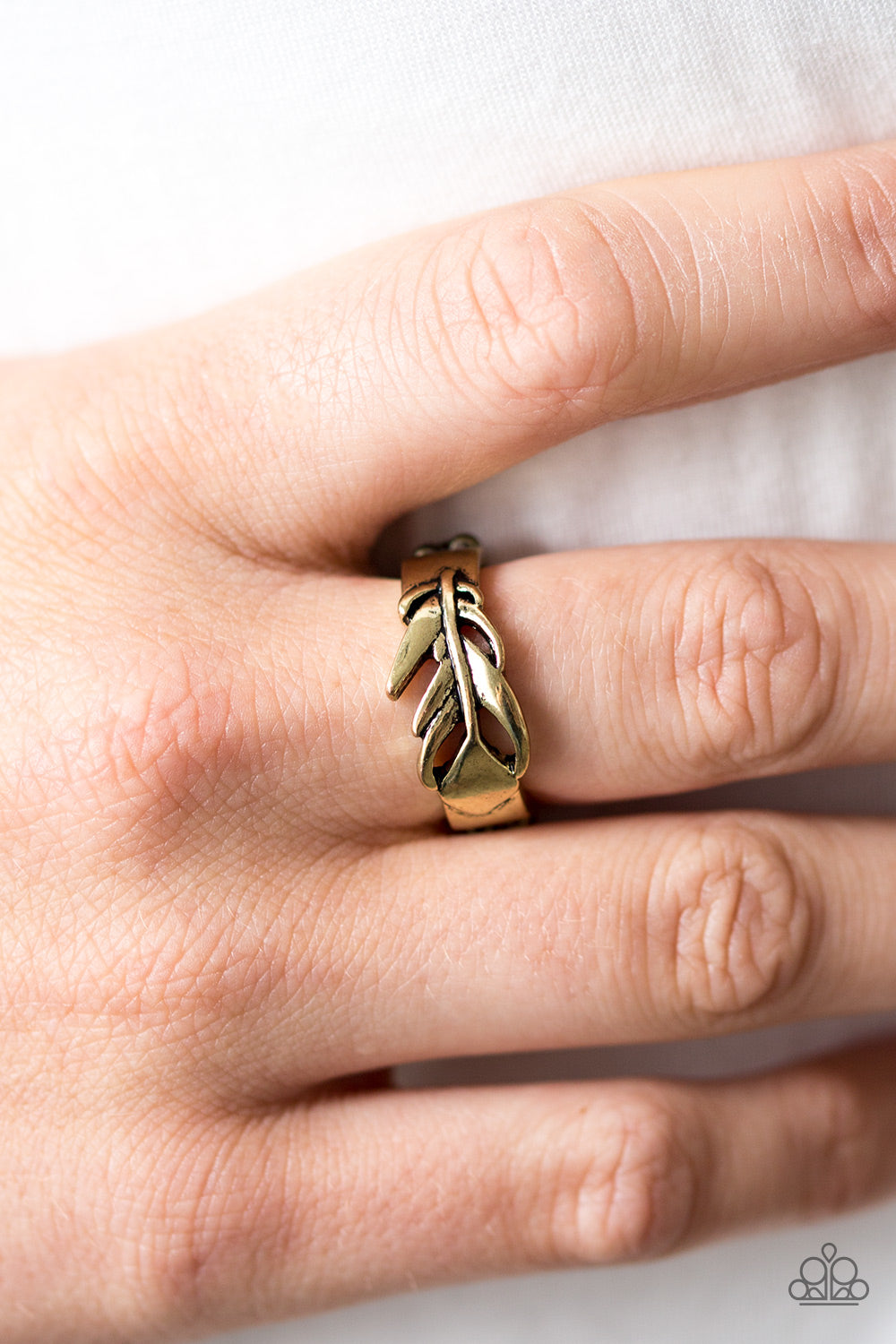 Paparazzi ♥ BRIGHT As A Feather - Brass ♥ Ring
