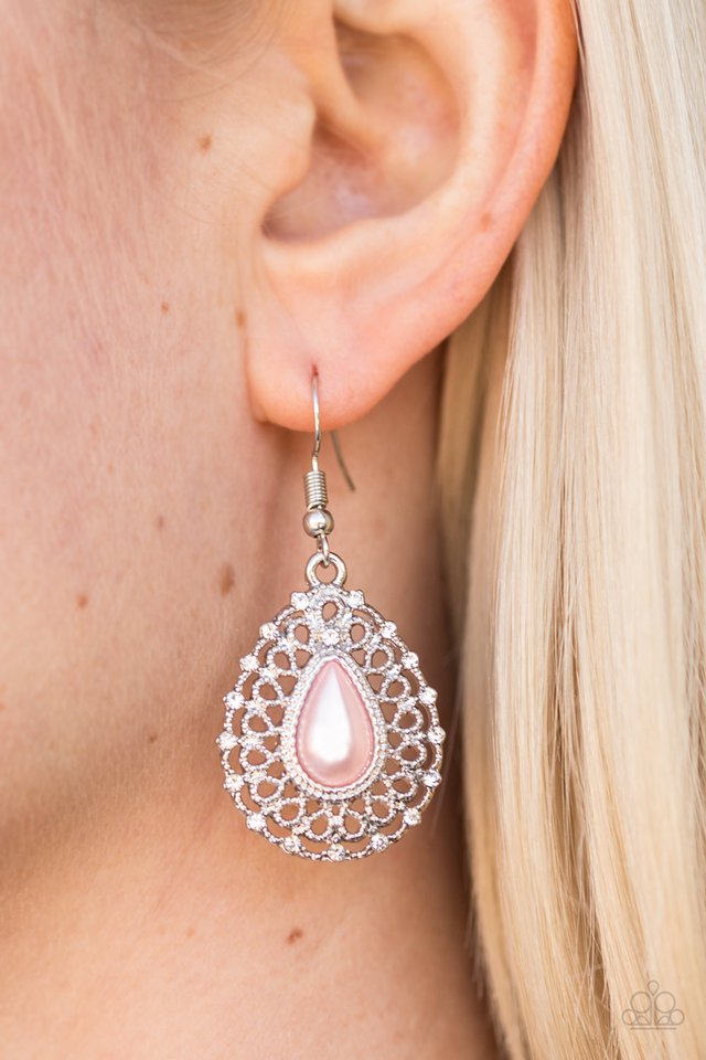 Paparazzi ♥ Court Chic - Pink ♥ Earrings