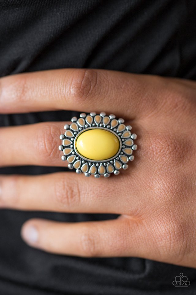 Paparazzi ♥ Wild Wallflower - Yellow ♥ Ring