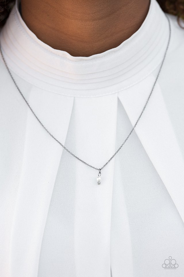 Paparazzi ♥ Dainty and Demure - Black ♥ Necklace