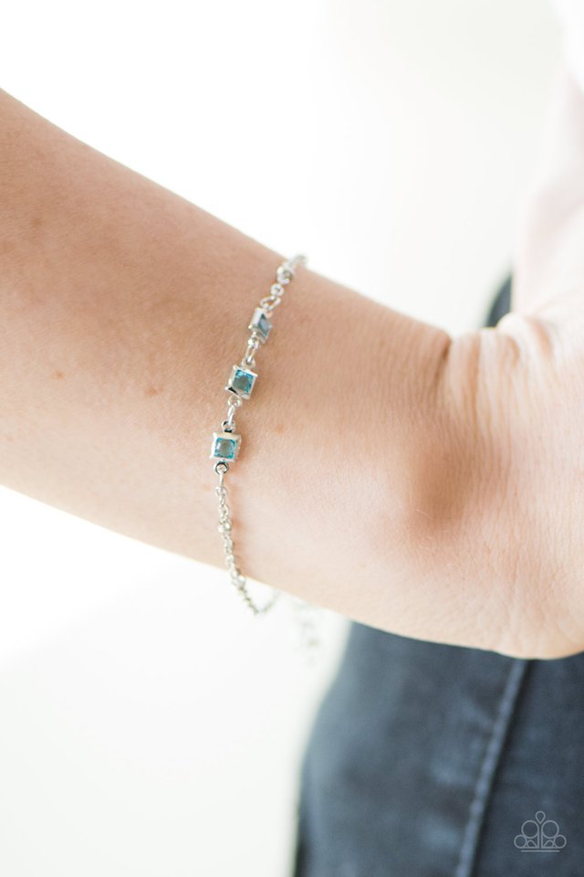 Paparazzi ♥ All I Have To Do Is GLEAM - Blue ♥ Bracelet
