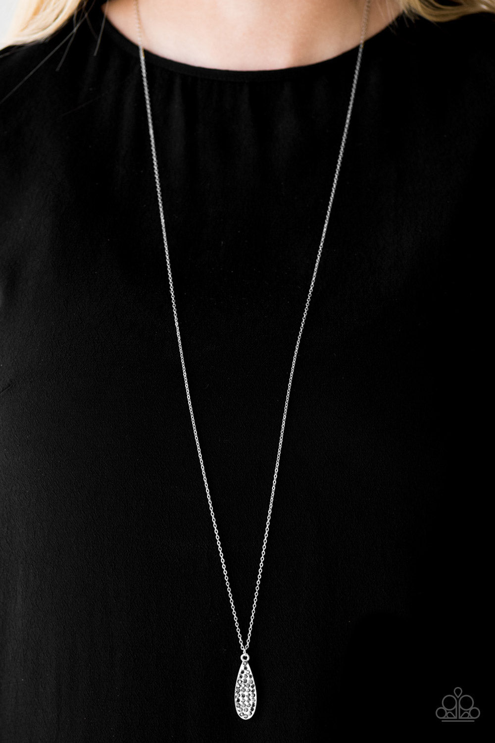 Paparazzi ♥ She Just Shines - Silver ♥ Necklace