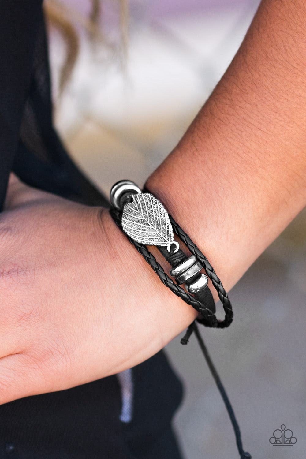 Paparazzi ♥ Forest Find - Black ♥ Bracelet