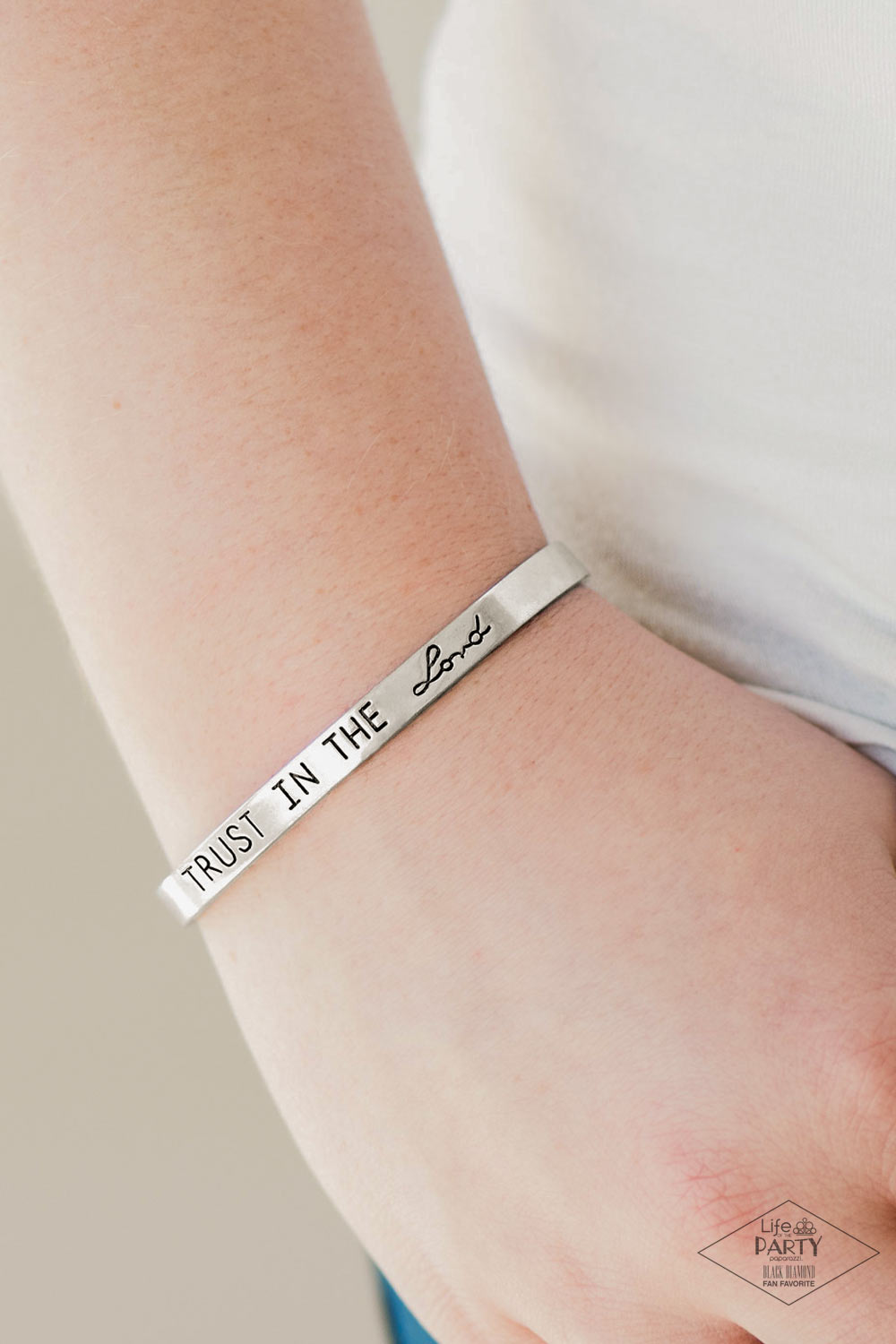 Paparazzi ♥ I Put My Trust In You - Silver ♥ Bracelet