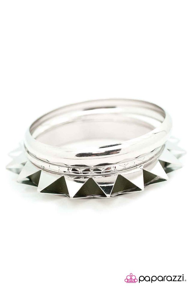 Paparazzi ♥ Jagged Edge - Green ♥ Bracelet