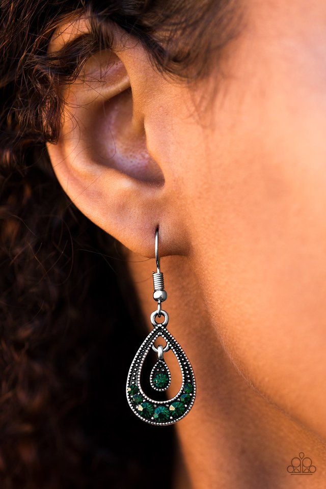 Paparazzi ♥ Downtown Princess - Green ♥ Earrings