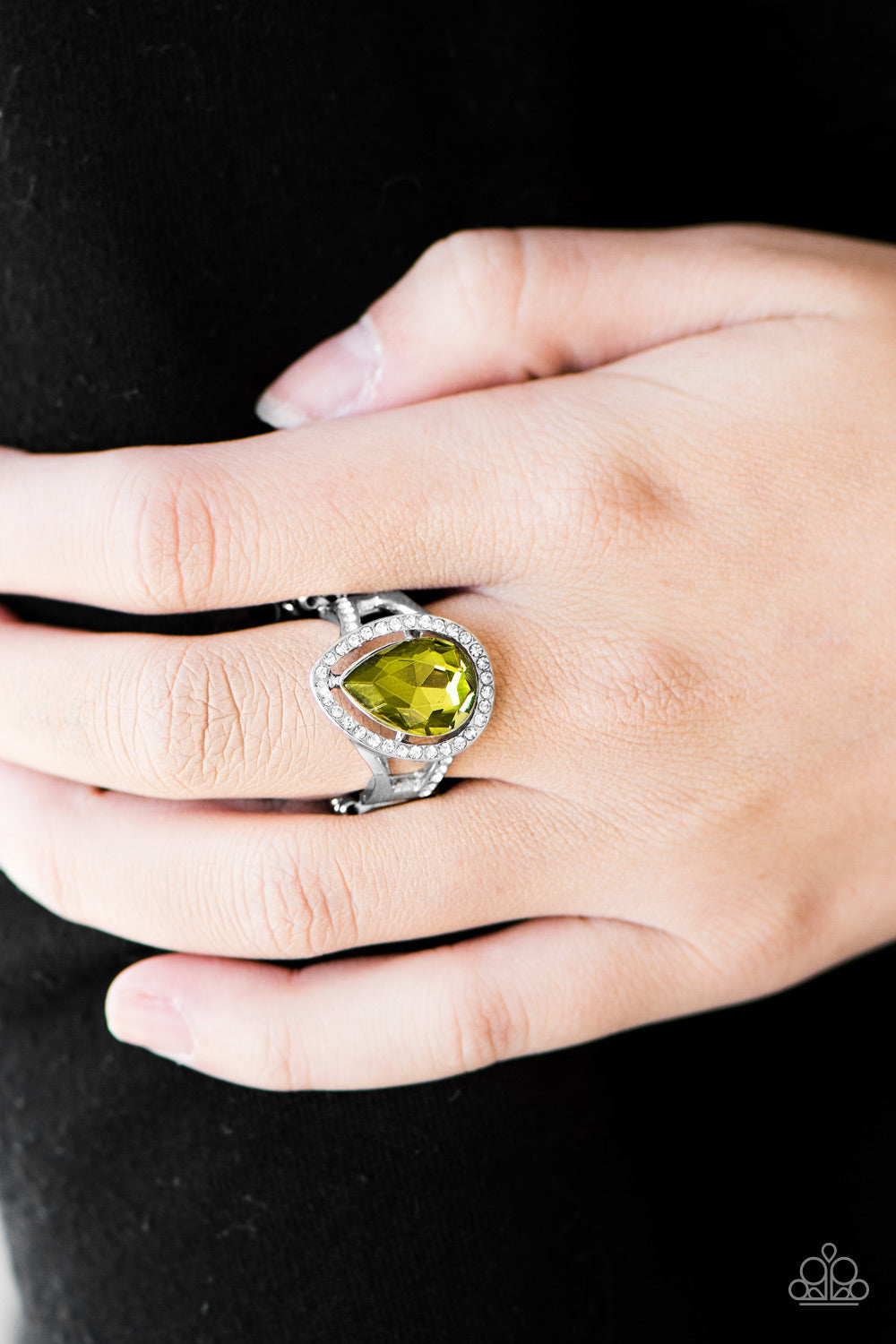 Paparazzi ♥ Grammy Grandeur - Green ♥ Ring