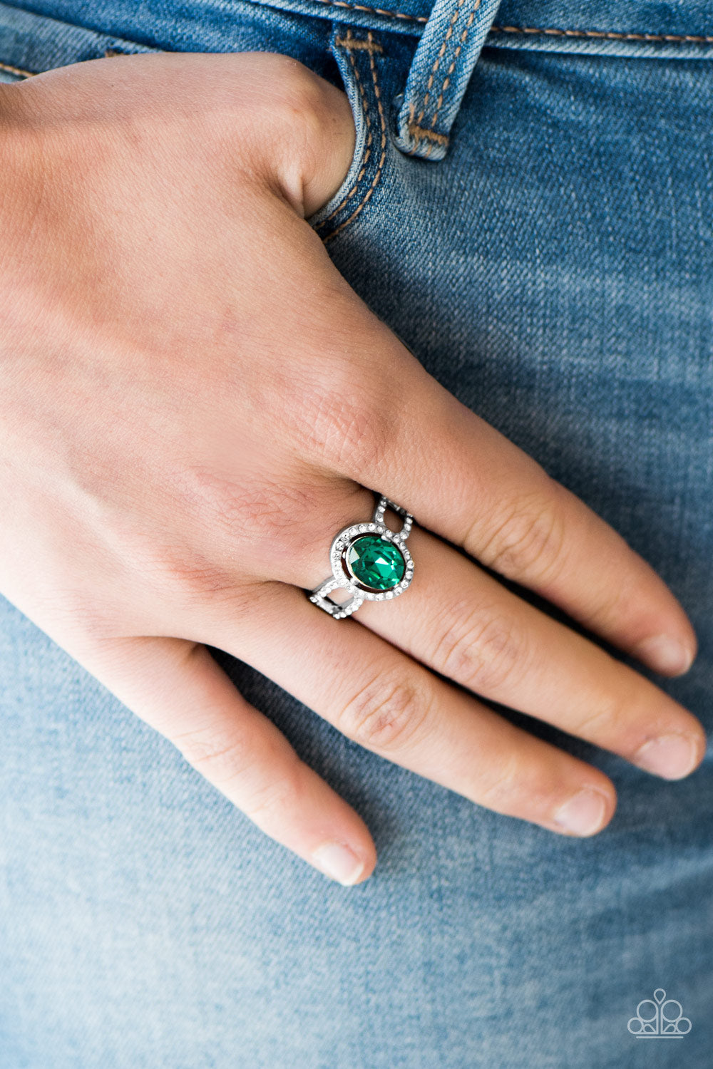 Paparazzi ♥ Wheres My Prince? - Green ♥ Ring