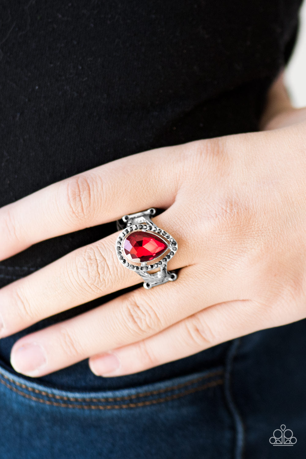 Paparazzi ♥ Grammy Grandeur - Red ♥ Ring