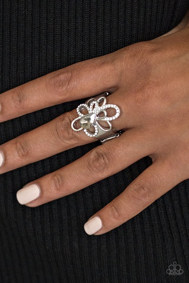 Paparazzi ♥ Fancy Finale - Silver ♥ Ring