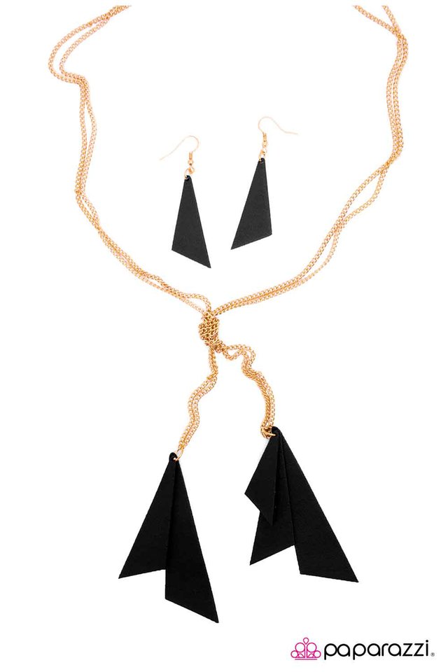 Paparazzi ♥ The Road Less Traveled - Black ♥ Necklace