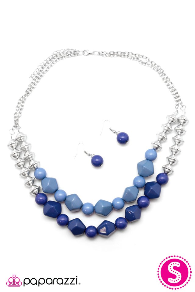 Paparazzi ♥ Blue Me Out of the Water - Blue ♥ Necklace