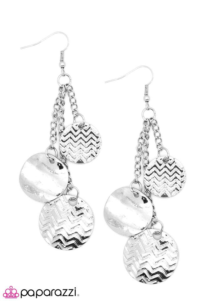 Paparazzi ♥ Prim and Patterned - Silver ♥ Earrings