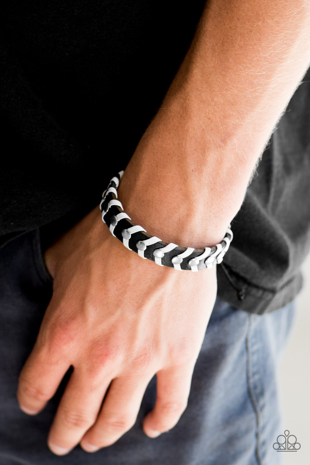 Paparazzi ♥ One Wave At A Time - Black ♥ Bracelet