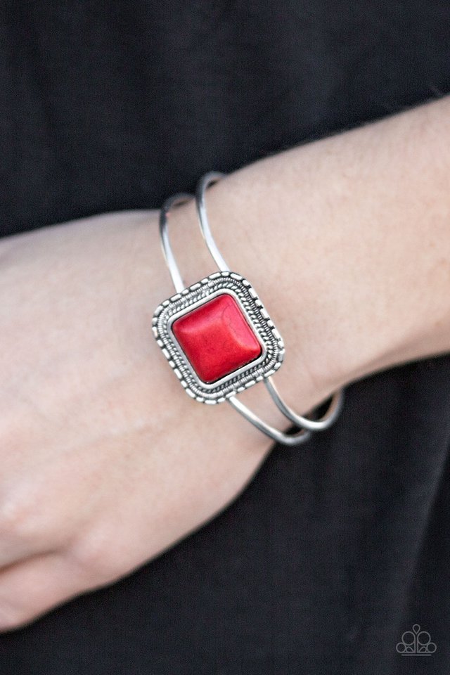 Paparazzi ♥ Hit A Plateau - Red ♥ Bracelet
