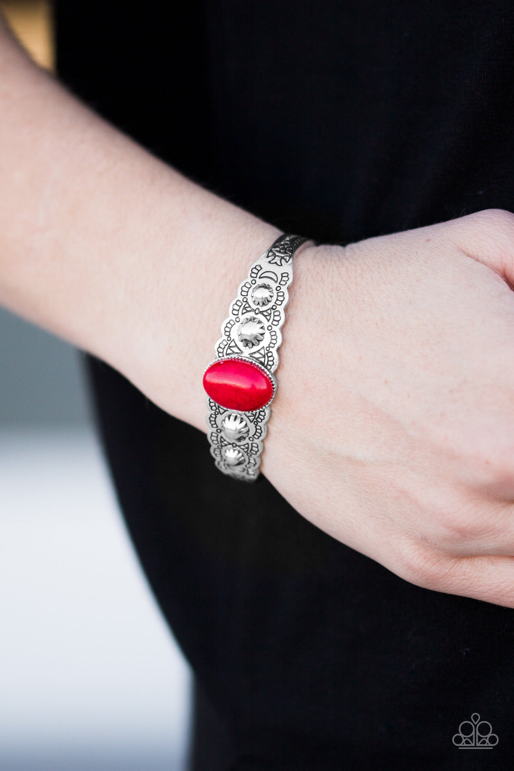 Paparazzi ♥ Desert Escapade - Red ♥ Bracelet