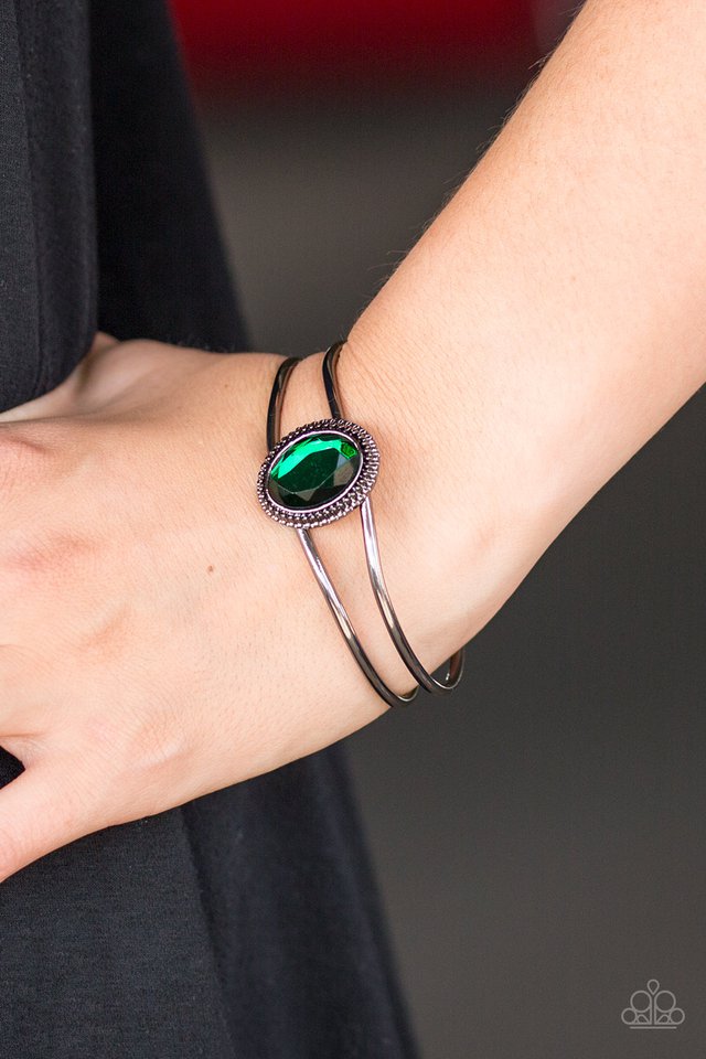 Paparazzi ♥ All Done Up - Green ♥ Bracelet