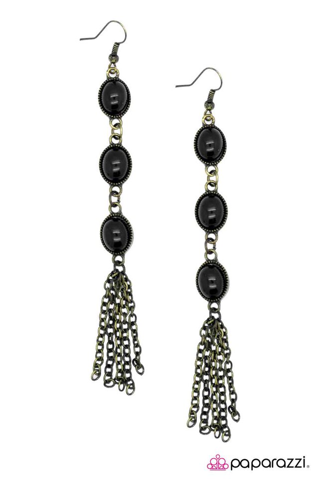 Paparazzi ♥ A Noble Cause - Black ♥ Earrings