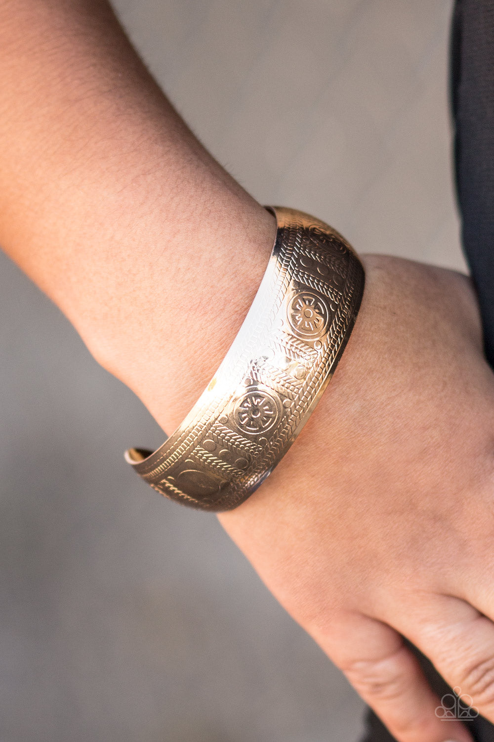 Paparazzi ♥ Let Your Light Shine - Gold ♥ Bracelet