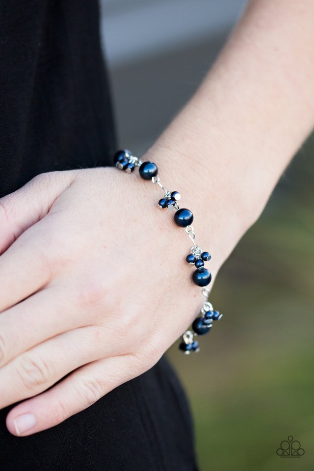 Paparazzi ♥ Posh In Pearls - Blue ♥ Bracelet