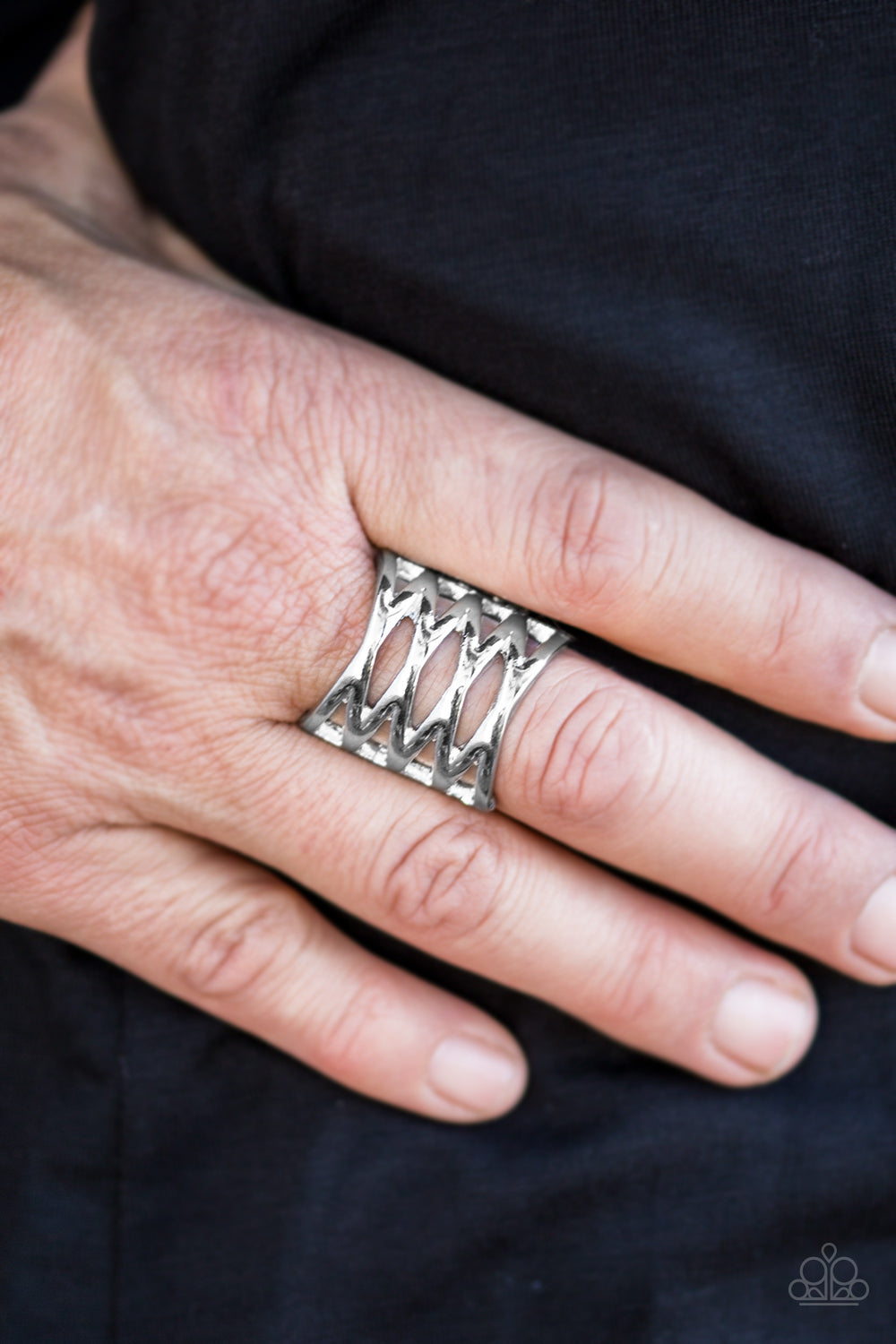 Paparazzi ♥ Trapped In Shimmer - Silver ♥ Ring