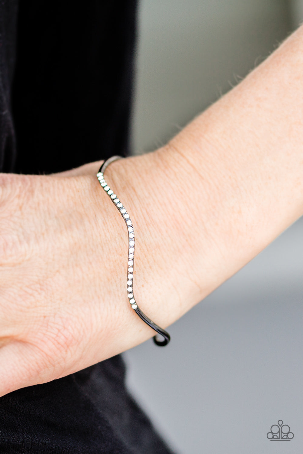 Paparazzi ♥ No Small Shimmer - Black ♥ Bracelet