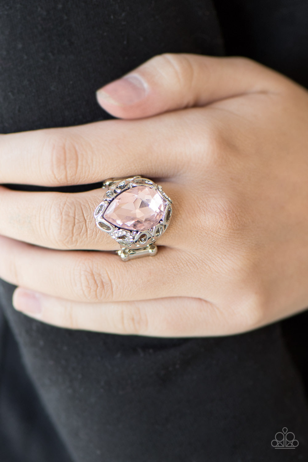 Paparazzi ♥ Live Like A Queen - Pink ♥ Ring