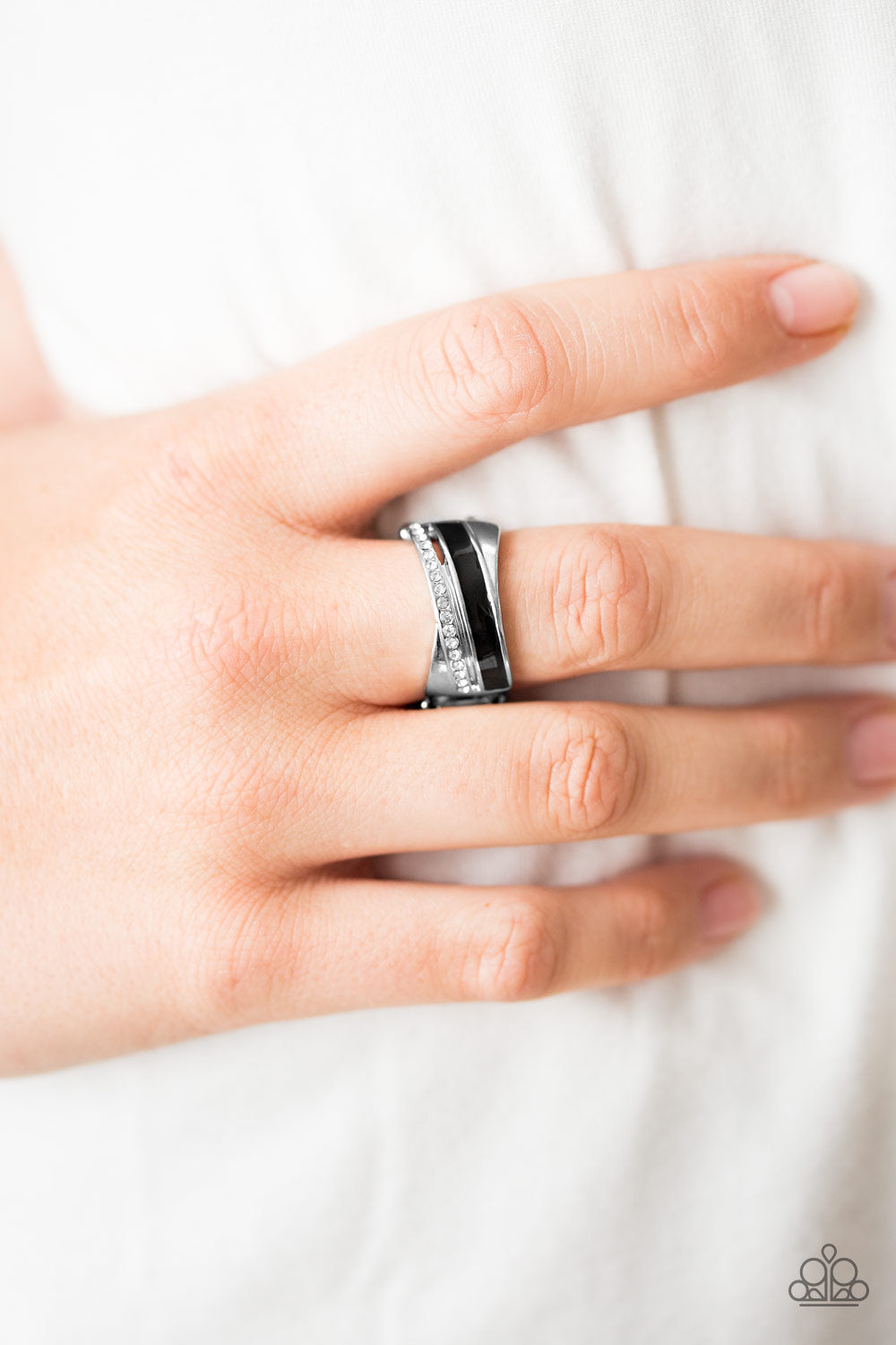 Paparazzi ♥ Wrapped In Radiance - Black ♥ Ring