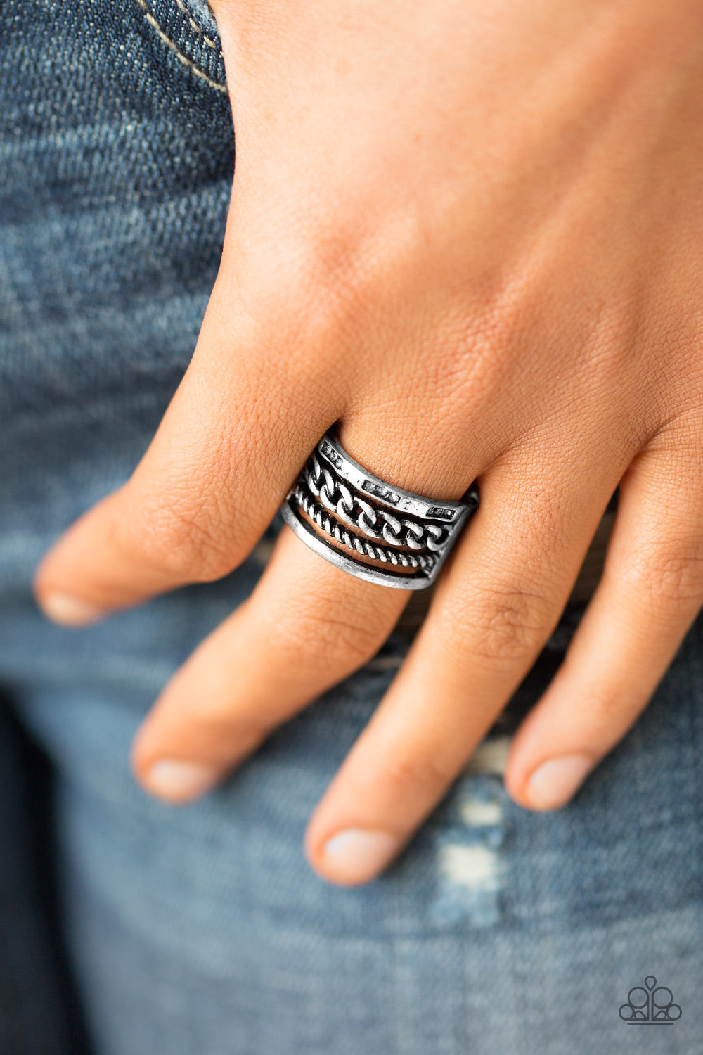 Paparazzi ♥ Mismatched Magnificence - Silver ♥ Ring