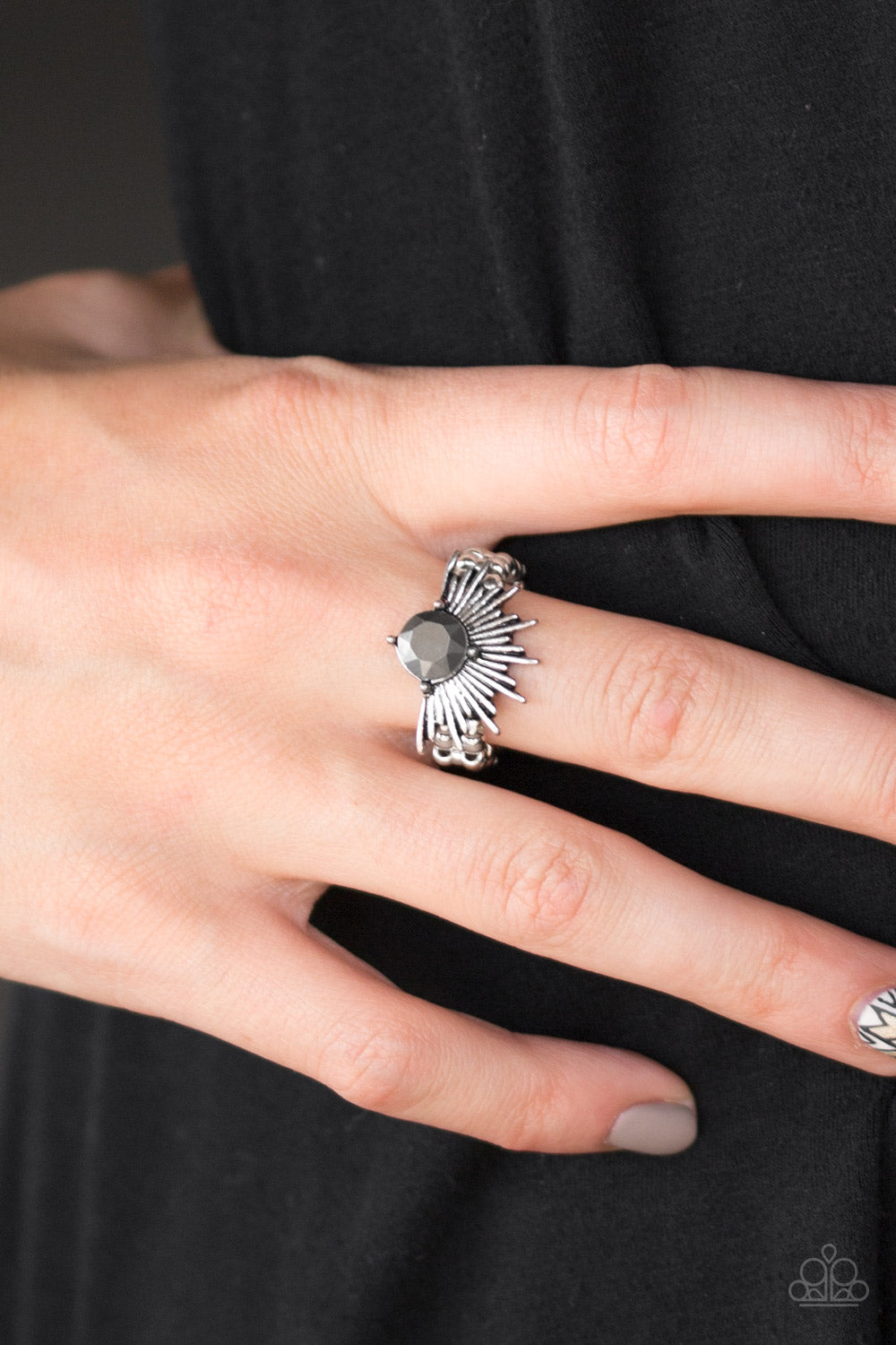 Paparazzi ♥ Electric Eclipse - Silver ♥ Ring