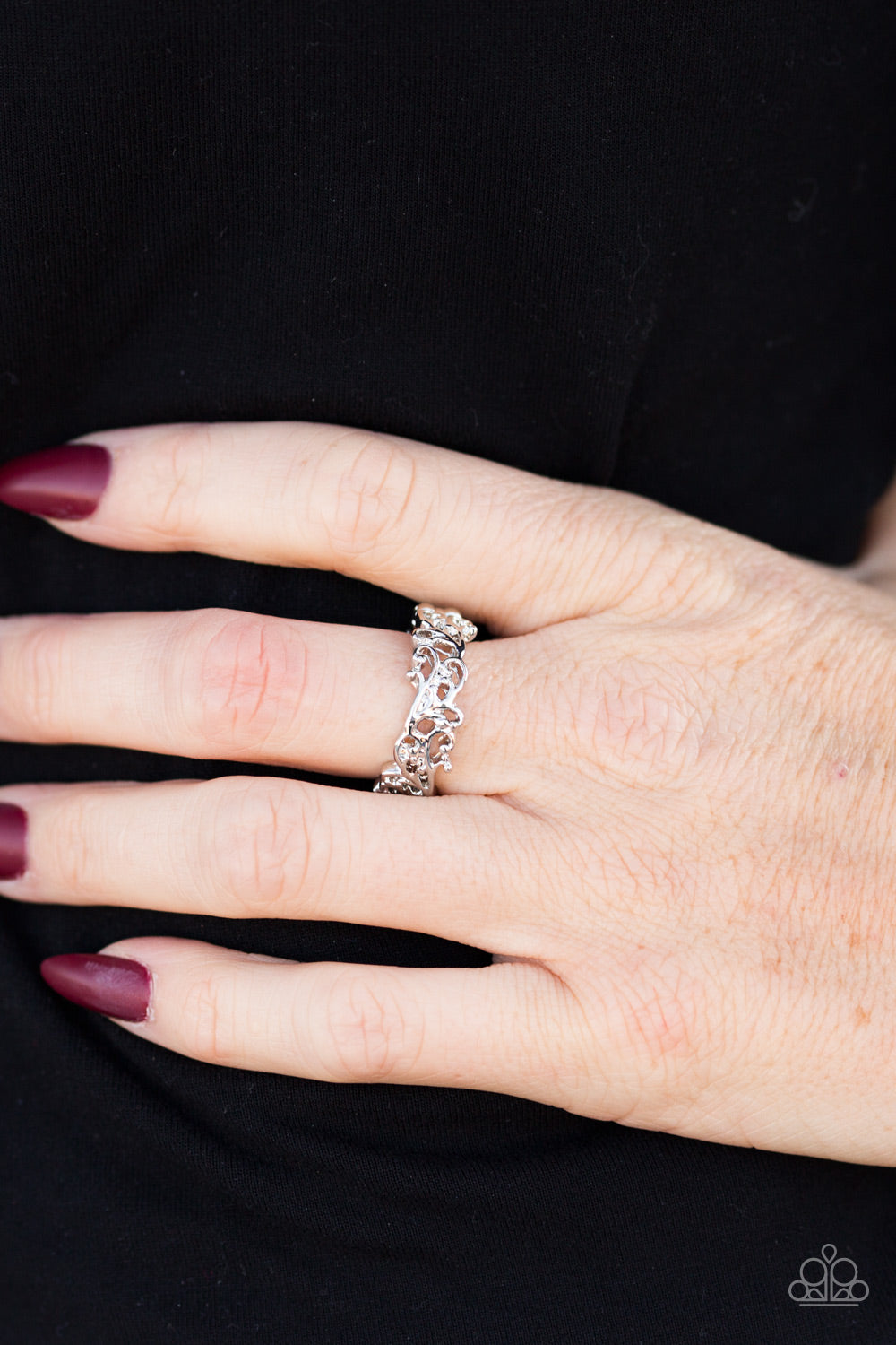 Paparazzi ♥ Walk A VINE Line - Silver ♥ Ring