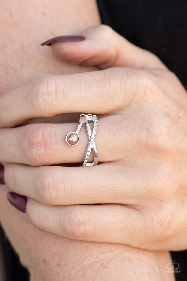 Paparazzi ♥ Front GLAM - Brown ♥ Ring