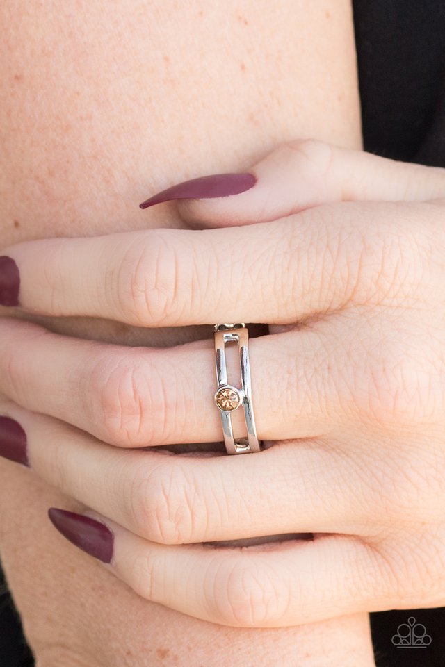 Paparazzi ♥ Lead The Line - Brown ♥ Ring