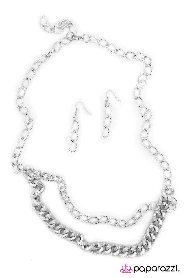 Paparazzi ♥ Snowblind - Silver ♥ Necklace