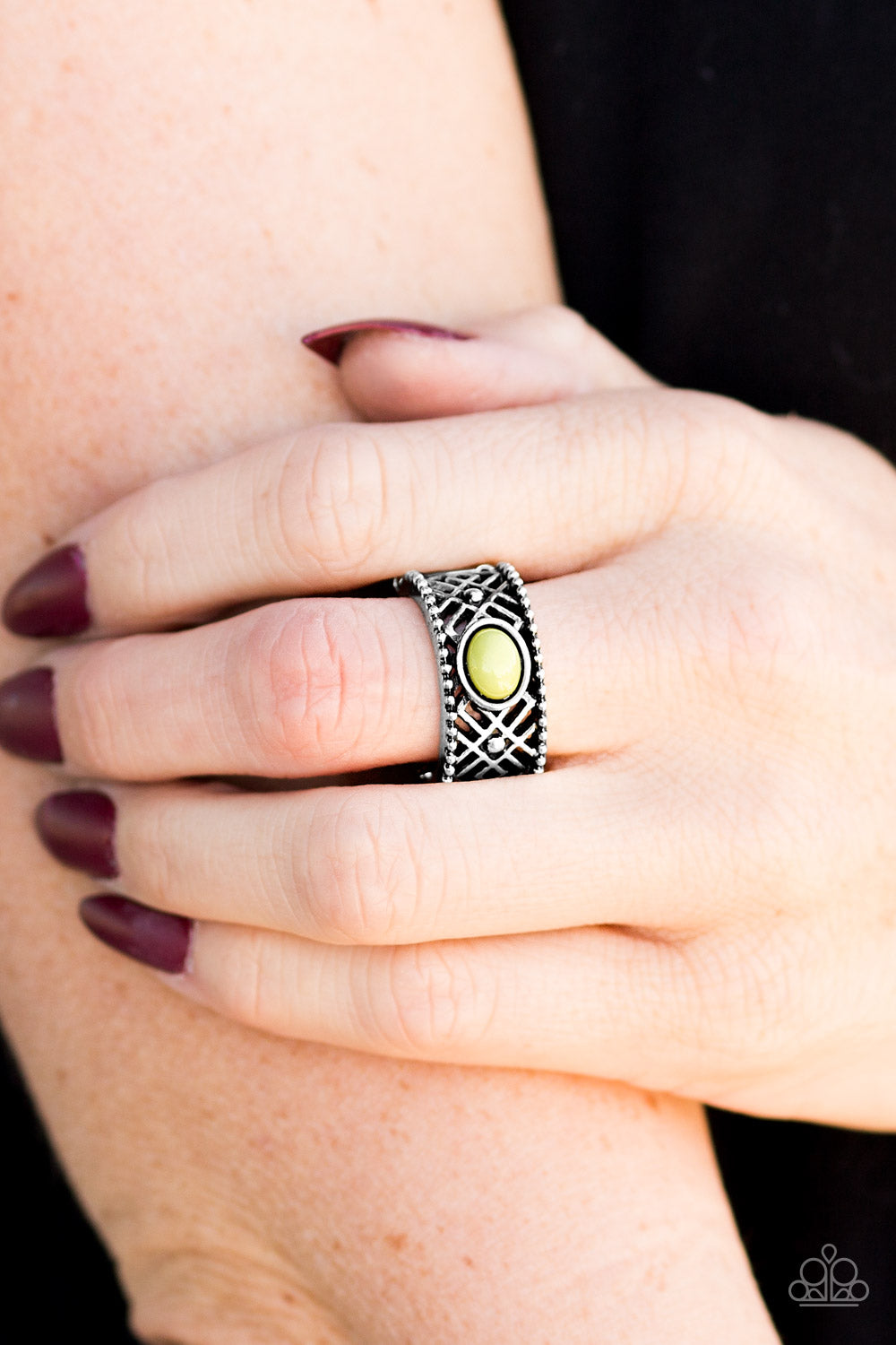 Paparazzi ♥ Cave Babe - Green ♥ Ring