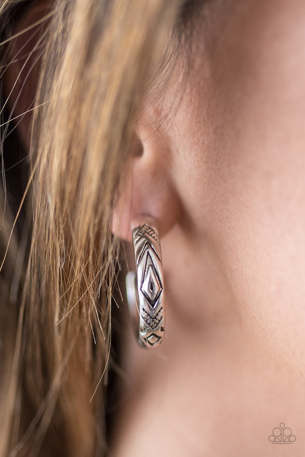 Paparazzi ♥ Wild Vibes - Silver ♥ Earrings