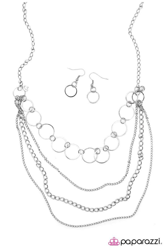 Paparazzi ♥ A Hint of Glint - Silver ♥ Necklace