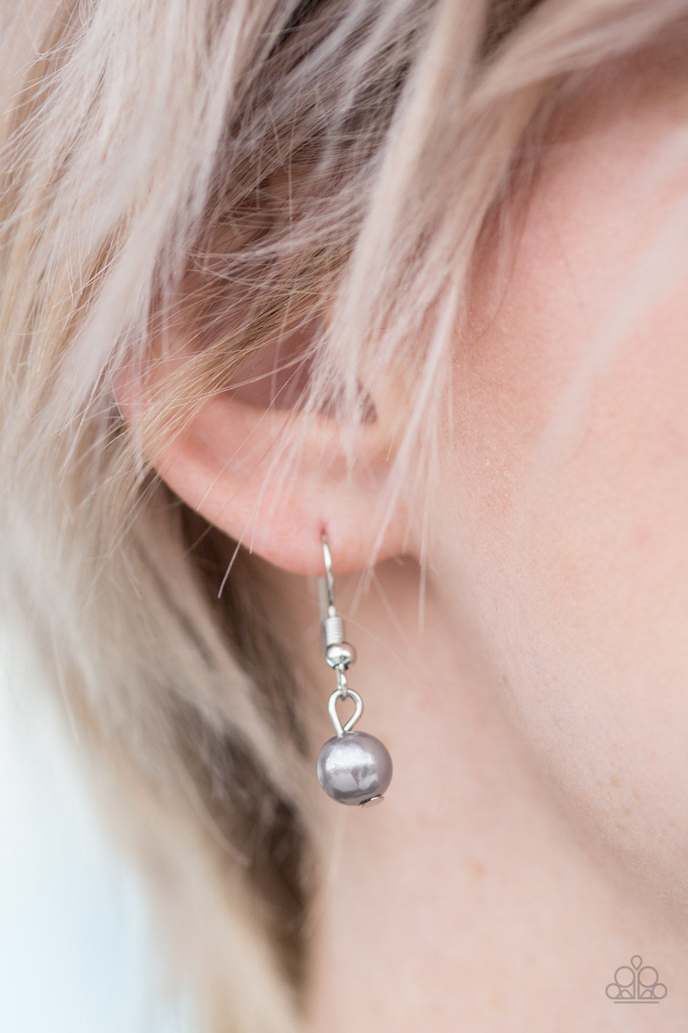 Paparazzi ♥ BLING Down The Curtain - Silver ♥ Necklace