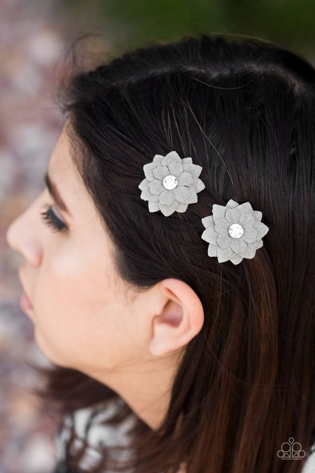 Paparazzi ♥ Dreaming About Daisies - Silver ♥ Hair Clip