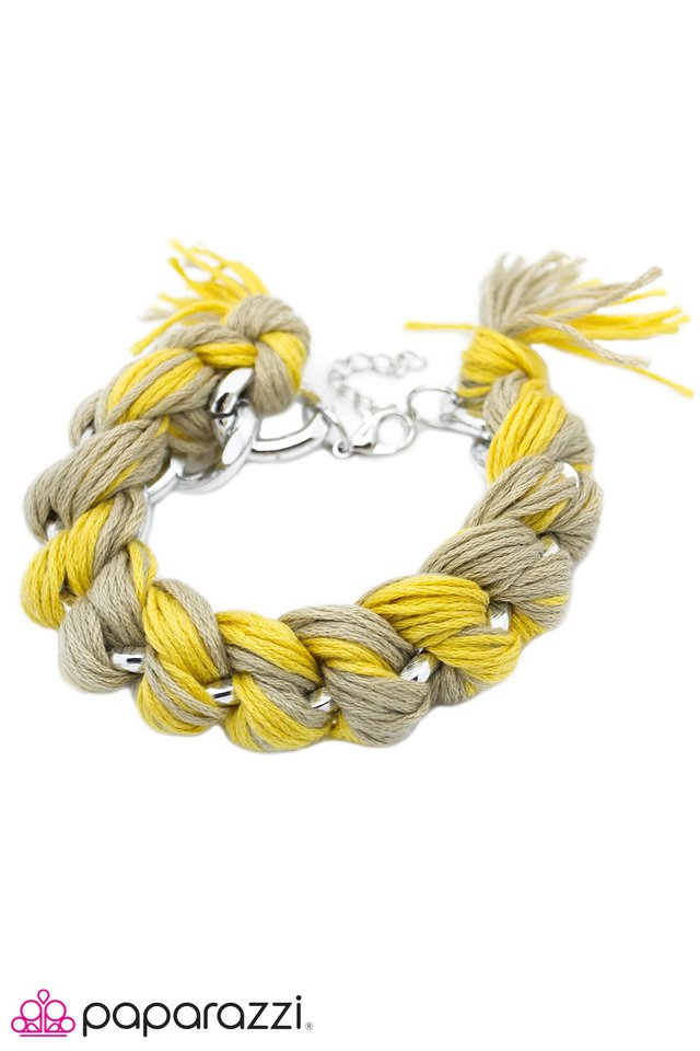 Paparazzi ♥ Hanging By A Thread - Yellow ♥ Bracelet