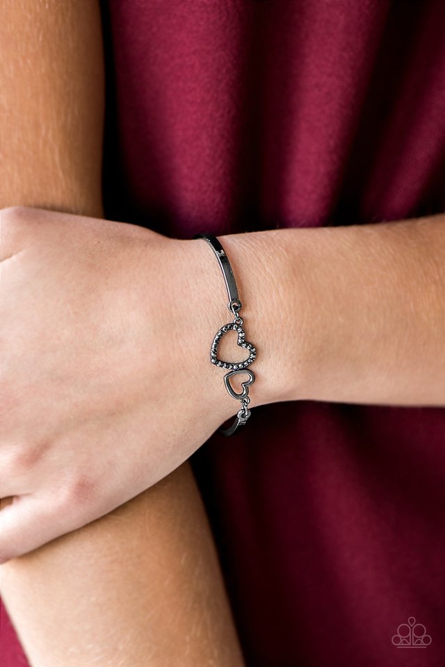 Paparazzi ♥ The Show LUST Go On! - Black ♥ Bracelet