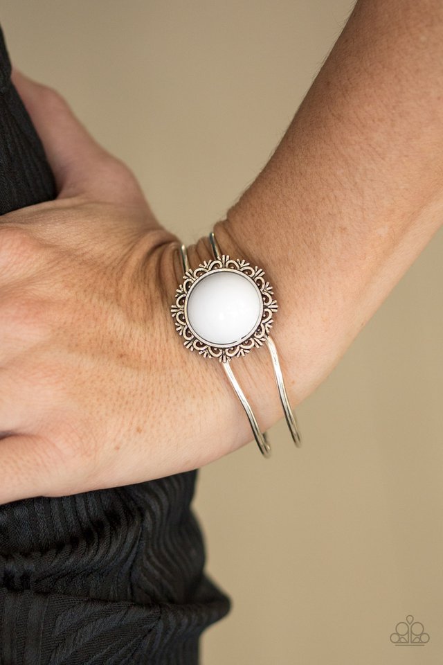 Paparazzi ♥ Shout It Out Loud - White ♥ Bracelet