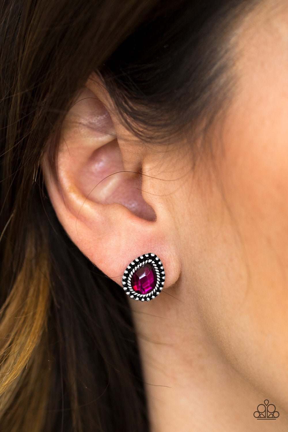 Paparazzi ♥ Glittering Romance - Pink Post ♥ Post Earrings