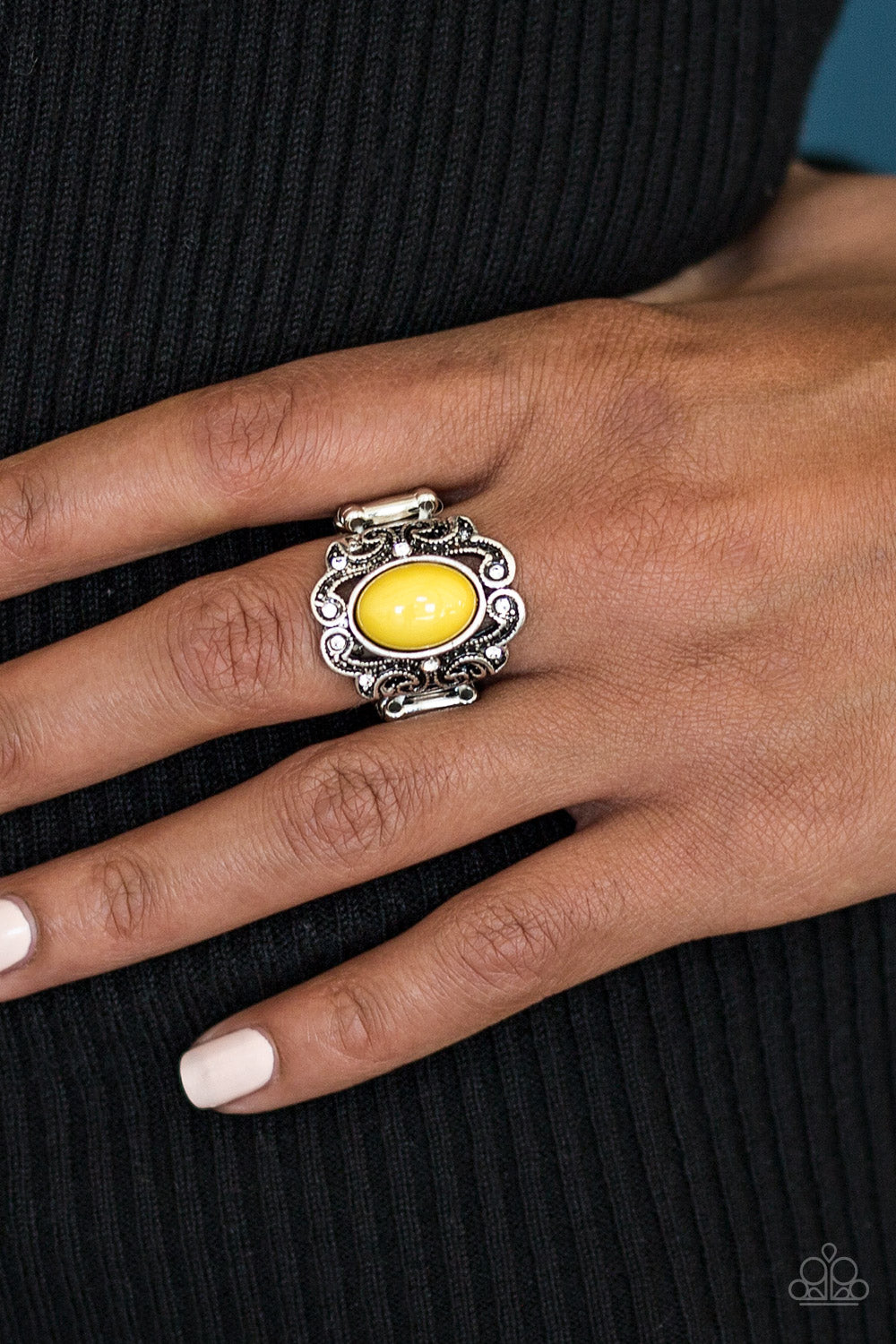 Paparazzi ♥ Pasadena Princess - Yellow ♥ Ring