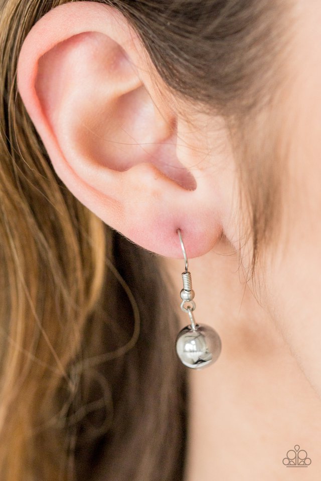 Paparazzi ♥ Cast Away Treasure - Silver ♥ Necklace